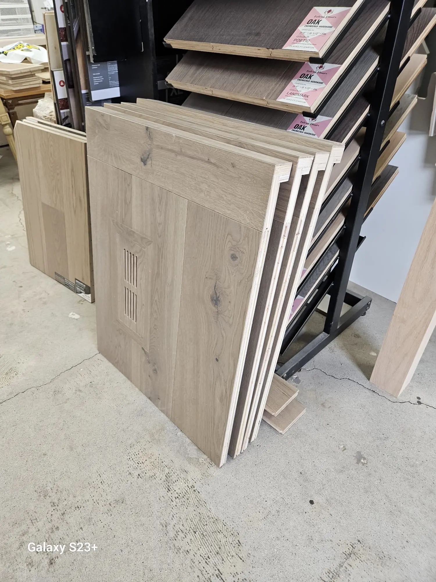 Flooring store display photo 8