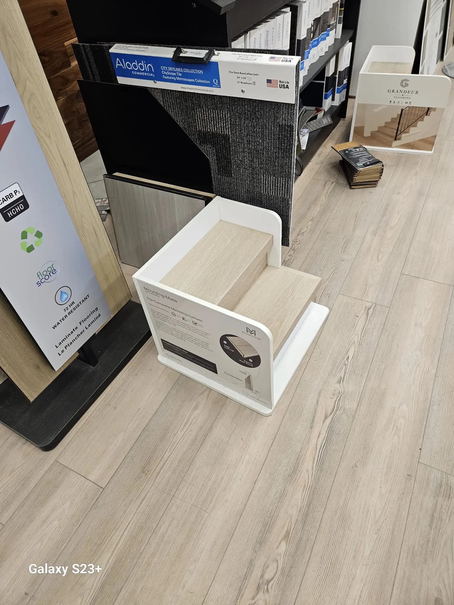 Flooring store display photo 14
